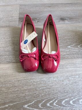 a new day Red Patent Ballet heel with Bow Accent 7W
